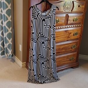 🌻Scorpio Black & White Graphic Midi Dress